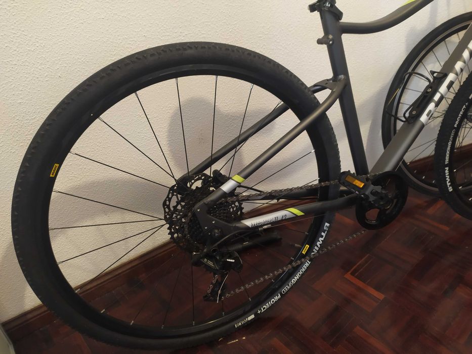 Bicicleta Trekking para Estrada ou BTT ou Cidade - Excelente nova!