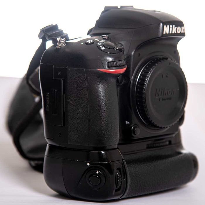 Nikon D610 Body + Battery Grip