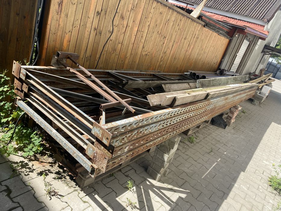 Regały magazynowe wysokiego składowania