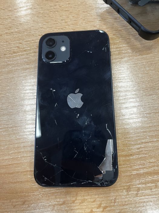 iphone 12 do sprzedania nie dziala wejscie karty sim nie wczytuje