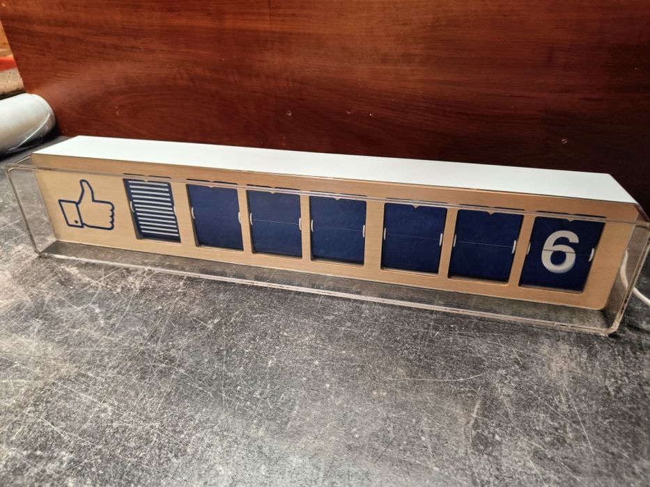 Smiirl Licznik polubień Twojej strony na Facebook - Like Counter