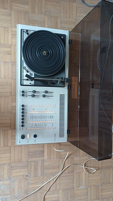 Sprzedam gramofon.