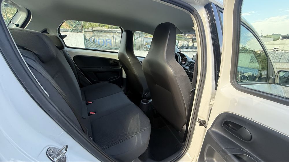 Volkswagen UP 1.0 Move 2014 GPS