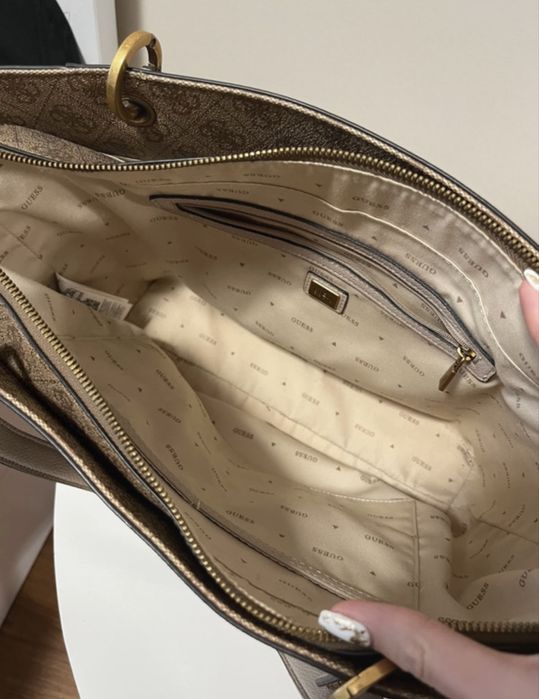 Torebka beżowa guess shopper monogram