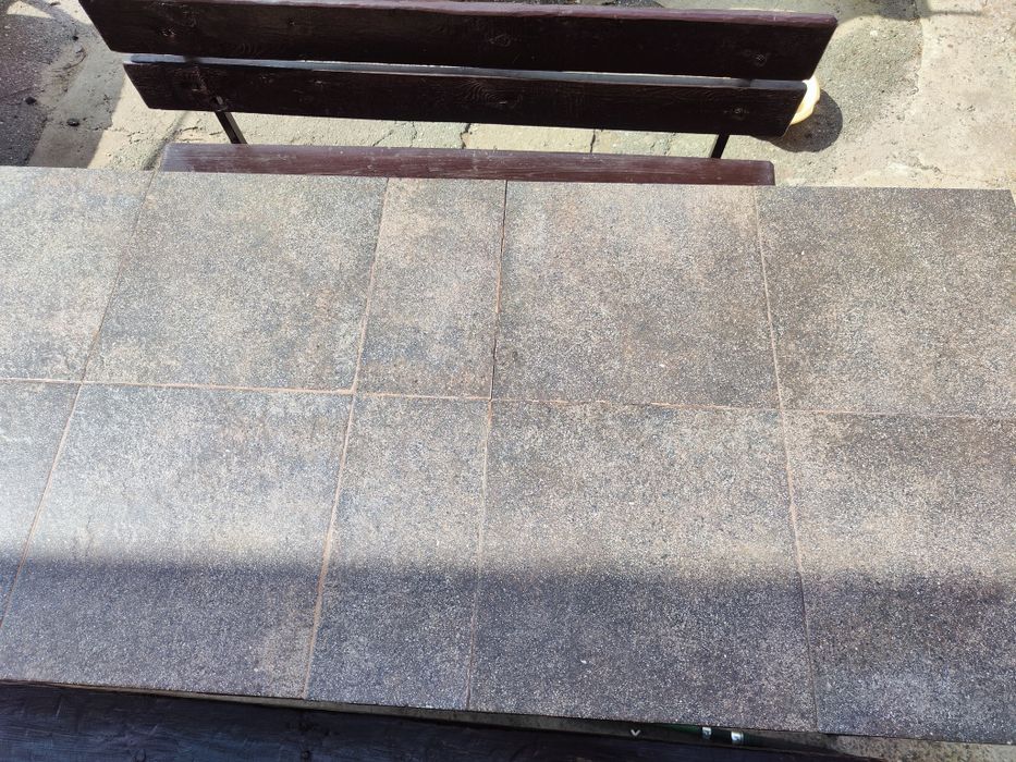 Срочно! Стол + 2 лавочки (в подарок ковер)