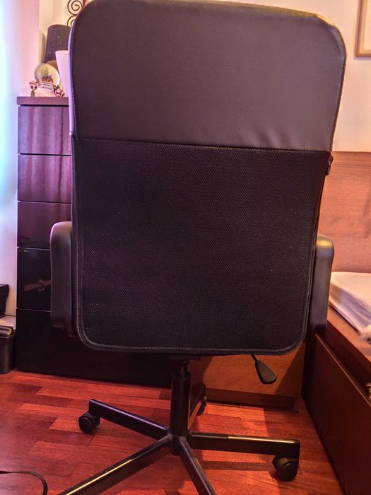 Cadeira de escritório como nova