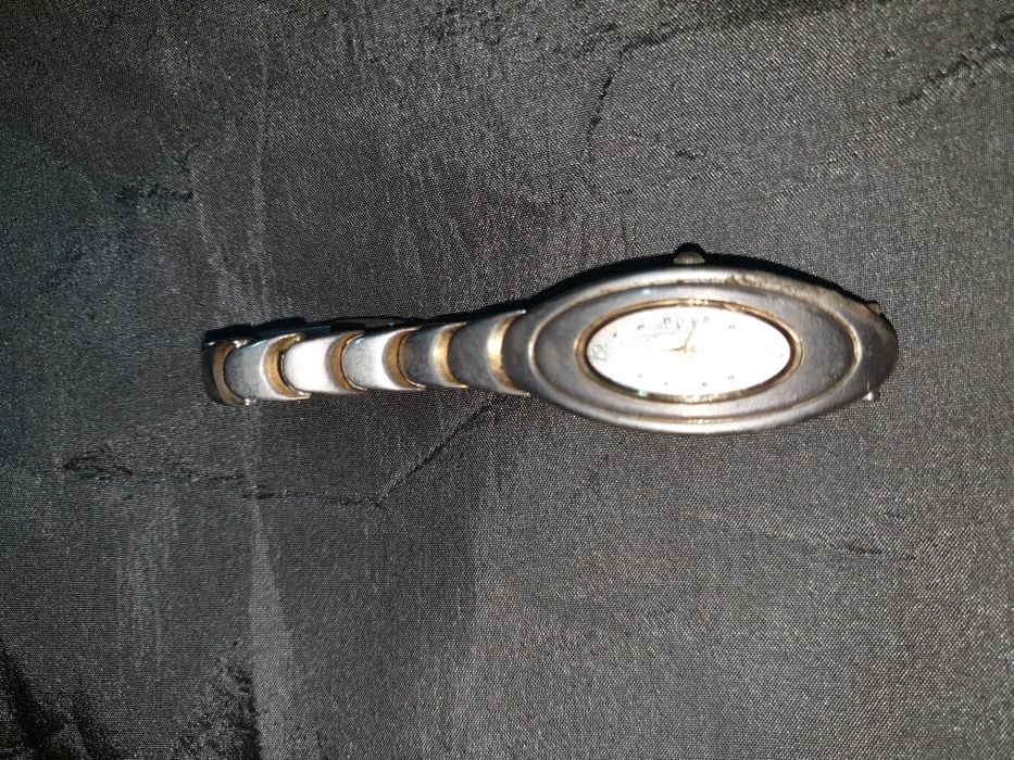 Часы GUCCI кварцевые.