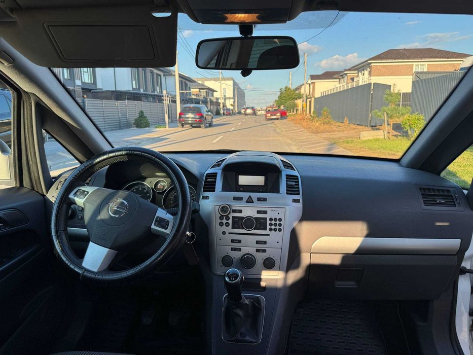 Продам Opel Zafira