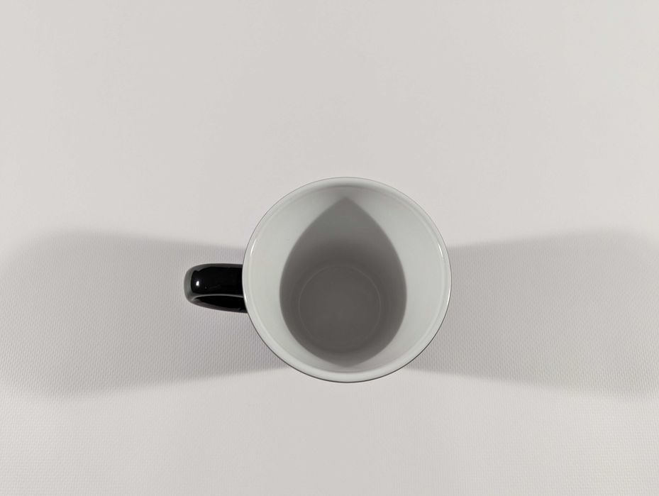 Czarny ceramiczny kubek pojemność 300 ml