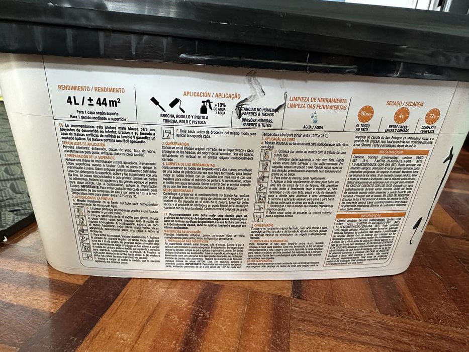 Primário e tinta de parede interior