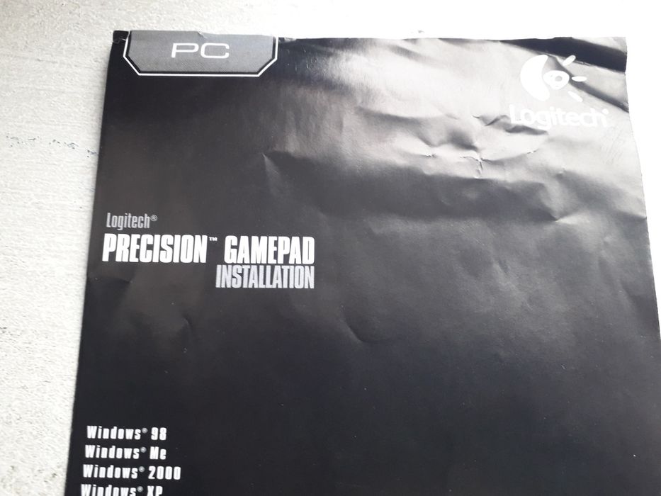 GAMEPAD "logitech" PLUG AND PLAY precision