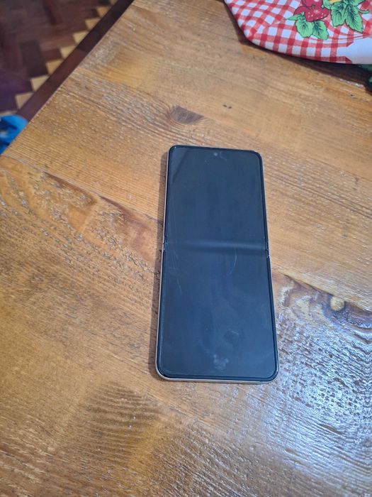 Samsung Z flip 5 256GB