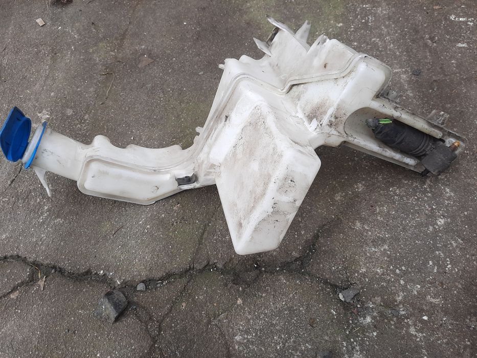 Zbiorniczek płynu spryskiwaczy VW Passat B6