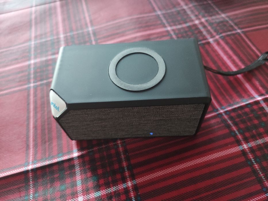 Coluna Bluetooth INTEL c/ carregamento do Tlm por  wireless