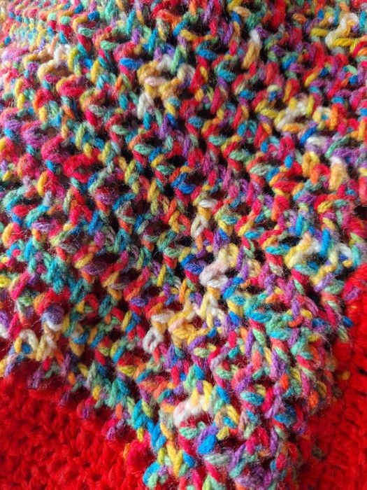 Wełniany handmade kardigan długi sweter tęczowa  narzutka