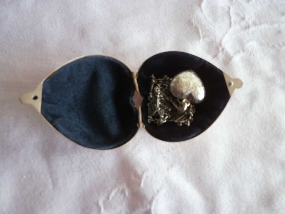 Pequeno guarda joias em prata de 925