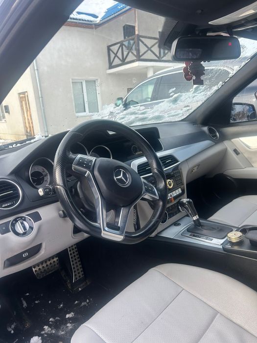 Mersedes-Benz C-Class