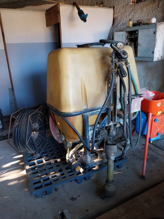 Pulverizador 300litros