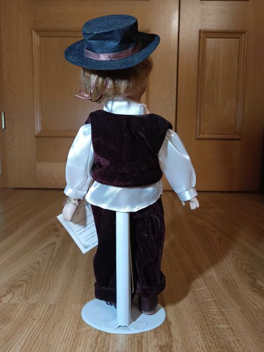 Casal de Bonecas de Porcelana – Amor intemporal