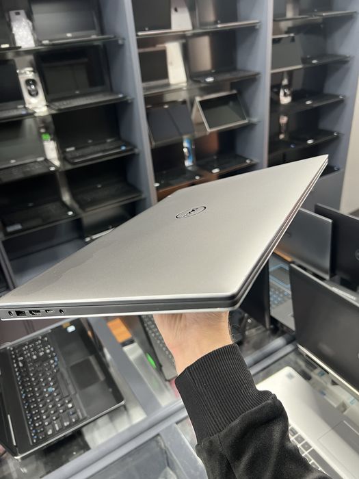 Тонкий современный ноутбук Dell бизнес класс