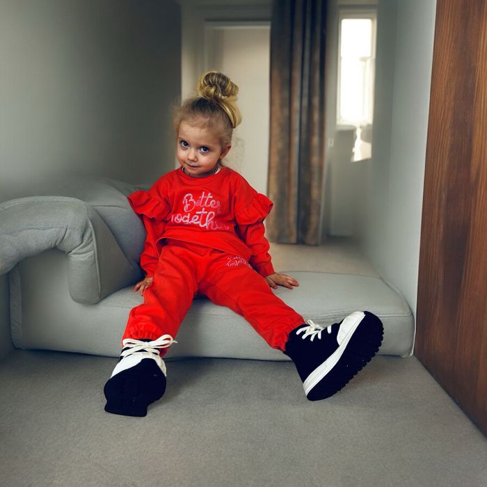 Продам чудові костюмчики Zara