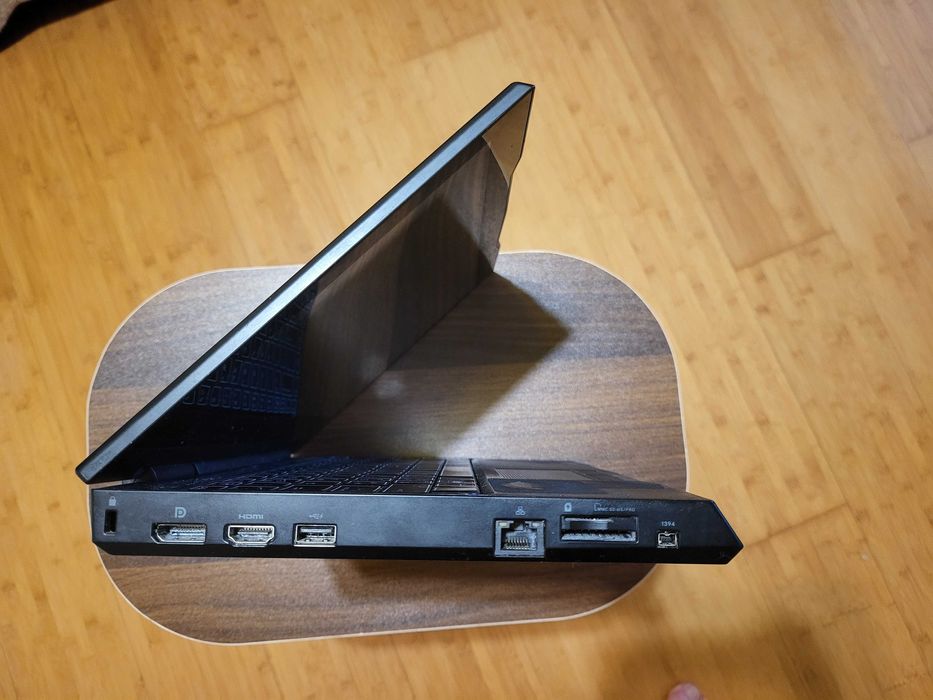 Dell Alienware M11x R2 i7 4GB 320GB  GT 335 ретро ігровий ноут
