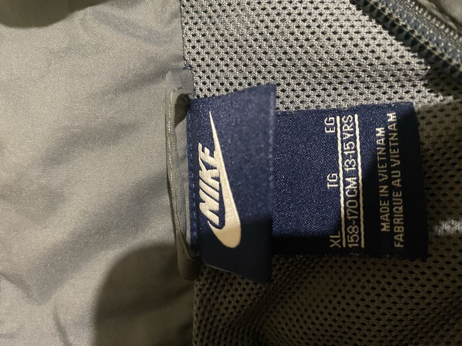 Вітровка Nike.