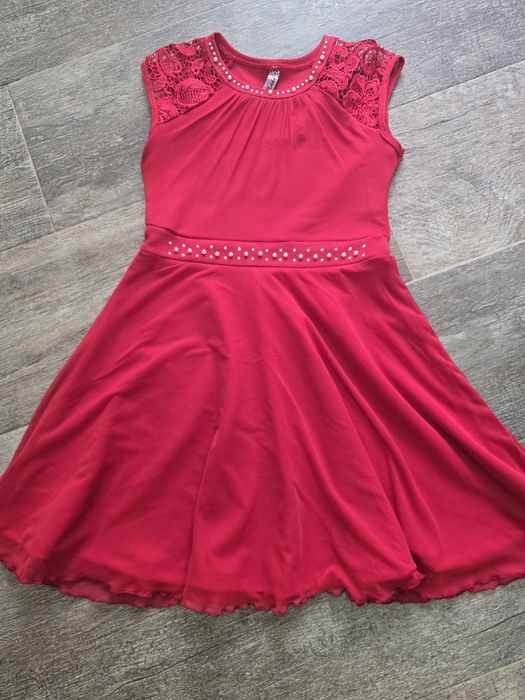 Vendo 5 vestidos  para menina