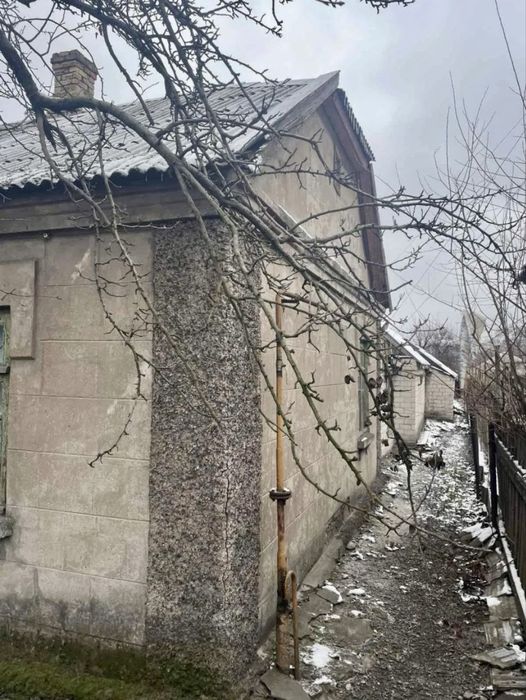 Продаж будинку центр міста вул. Єднання / 10 соток землі