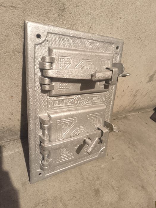 Drzwiczki do pieca żeliwne