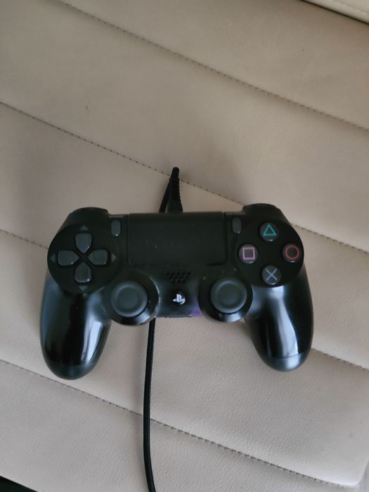 Sprzedam ps4 pro