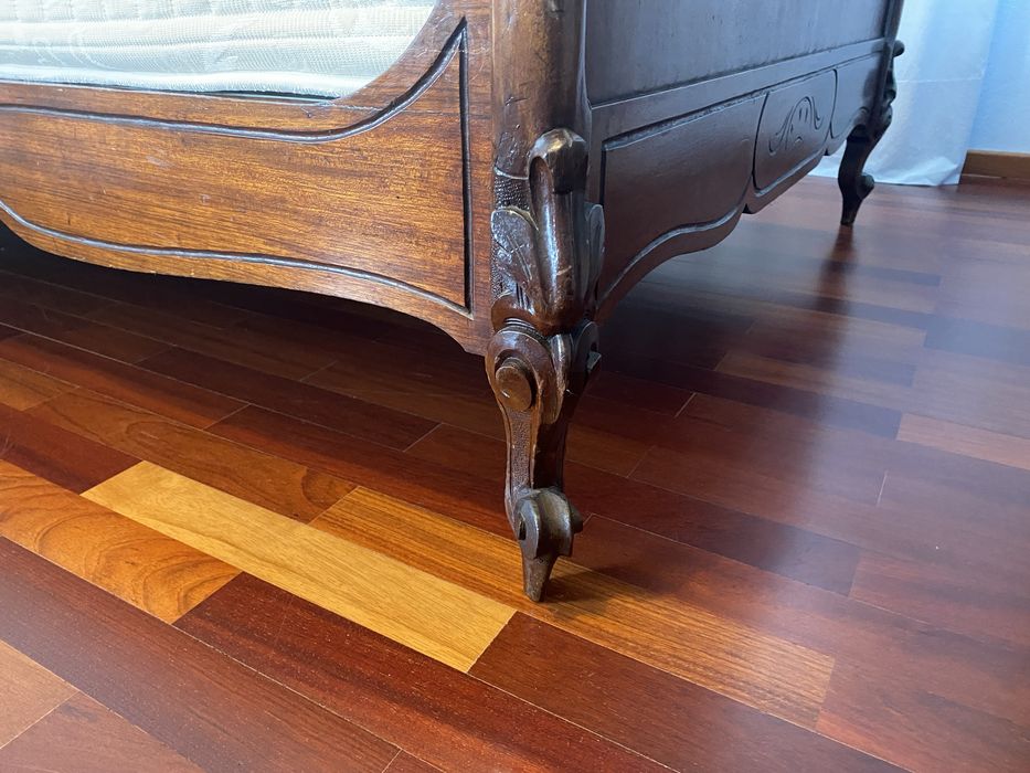 Cama antiga + colchão