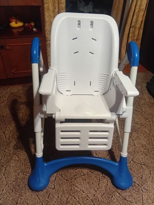 Продам стульчик для кормления.