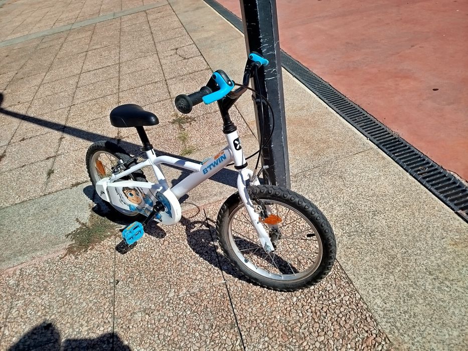 Bicicleta criança roda 16", com rodinhas oferta