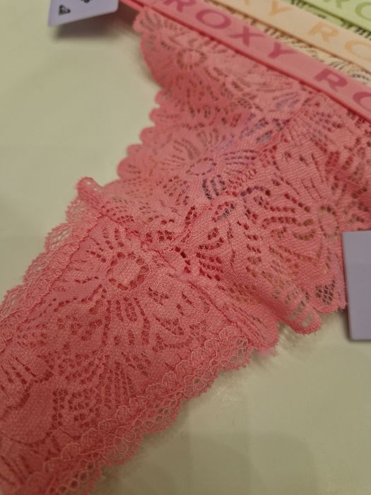 Pięciopak koronkowych stringów Roxy w ślicznych kolorachNowy50złTANIEJ