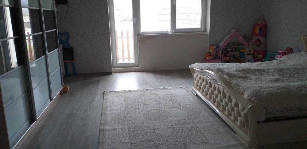 2 поверховий будинок 194 кв.м з ремонтом у с. Кідьош 6 км до Берегова!