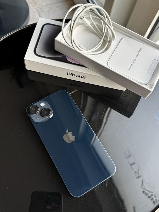 Iphone 14 128 GB kolor granatowy stan b.dobry
