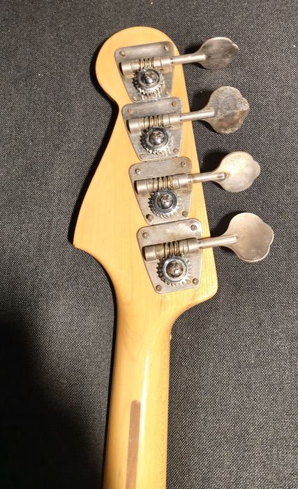 Gitara basowa Fernandes Jazz Bass