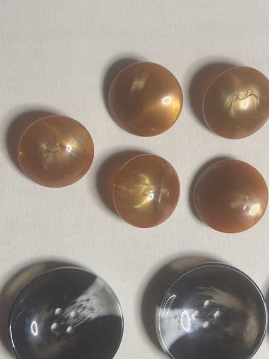 Гудзики для шиття та рукоділля – металеві та пластик сучасні, вінтажні