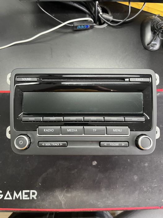 Radio Cd Volkswagen RCD-310 VW-1K0.. AN 764021... Bosch
