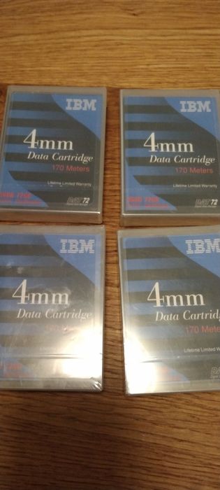 Kaseta 4mm IBM nowa+czyszcząca kaseta