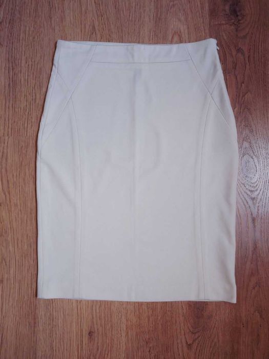 Спідниця-олівець біла розмір 38