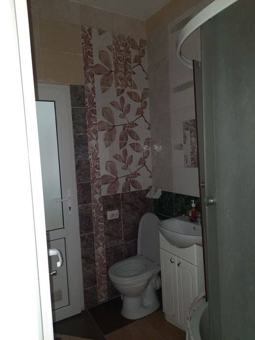 Оренда довгостроково,,подобово квартир,комнат,хостел,готель,центр. 350