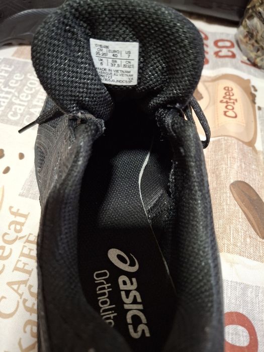 Tenis asics semi novos Homem