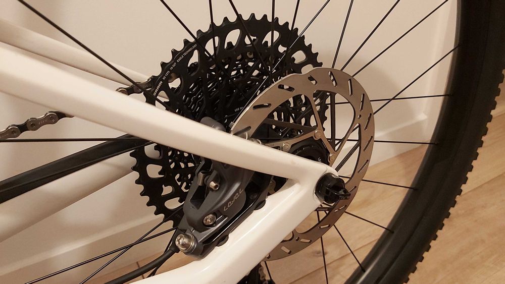 Canyon Lux CF 6 Carbono - Sram GX Eagle - Tam L - Roda 29"