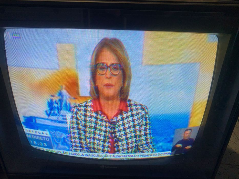 TV Samsung Model CB 528 ZS