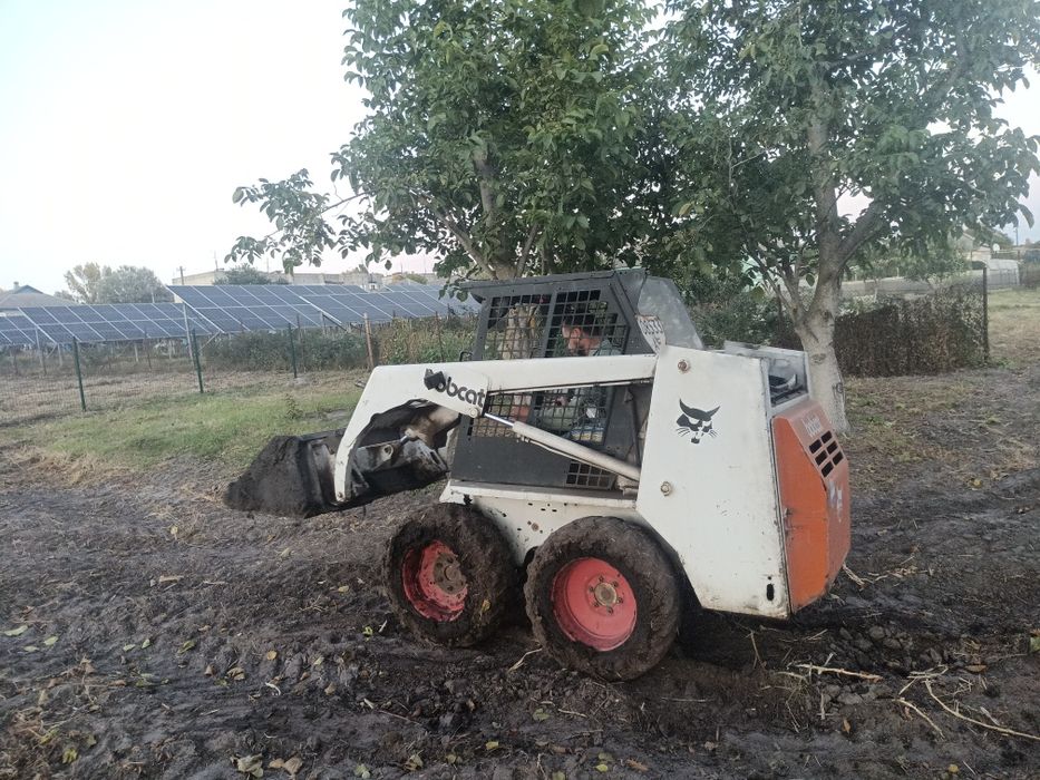 Бобкет минипогрузчик мінівантажник   трактор