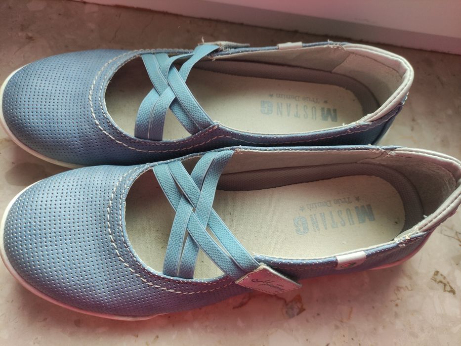 Półbuty damskie baleriny Mustanga