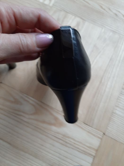 Oddam za darmo   Lasocki rozm.37,5