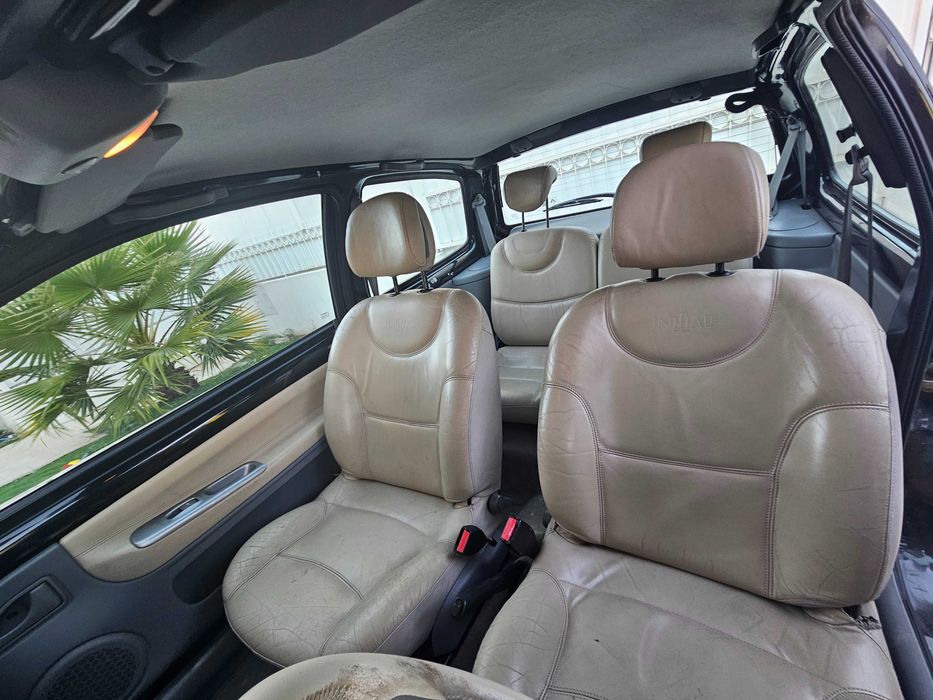 Twingo Initiale 1.2 16V – Versão especial, pele, AC e apenas 123 mil km